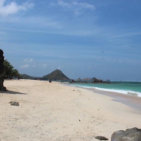 Tastura Beach Hotel Kuta  エクステリア 写真