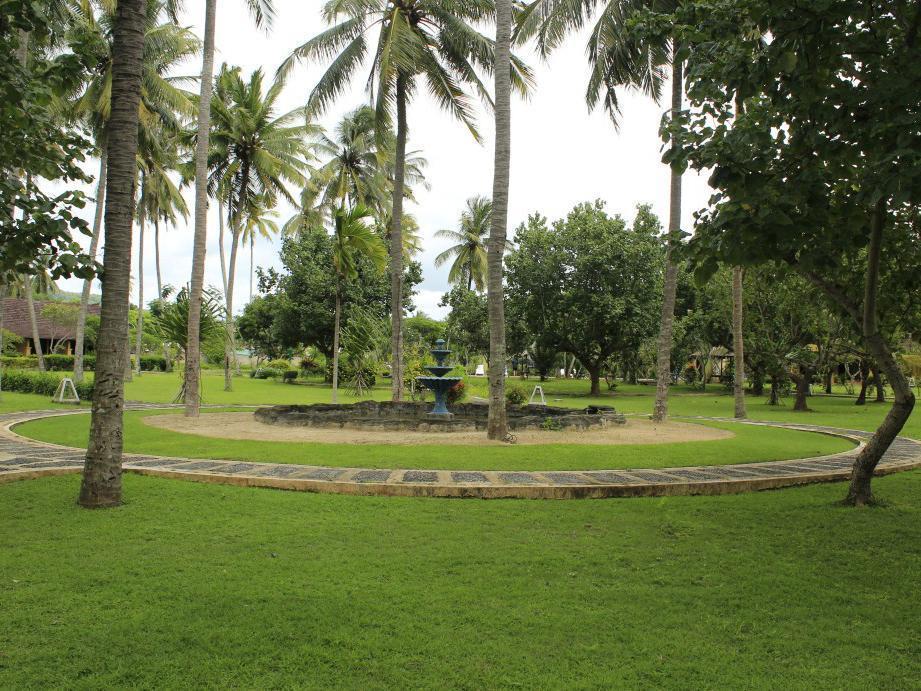 Tastura Beach Hotel Kuta  エクステリア 写真