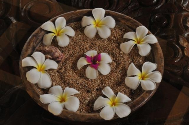 Tastura Beach Hotel Kuta  エクステリア 写真