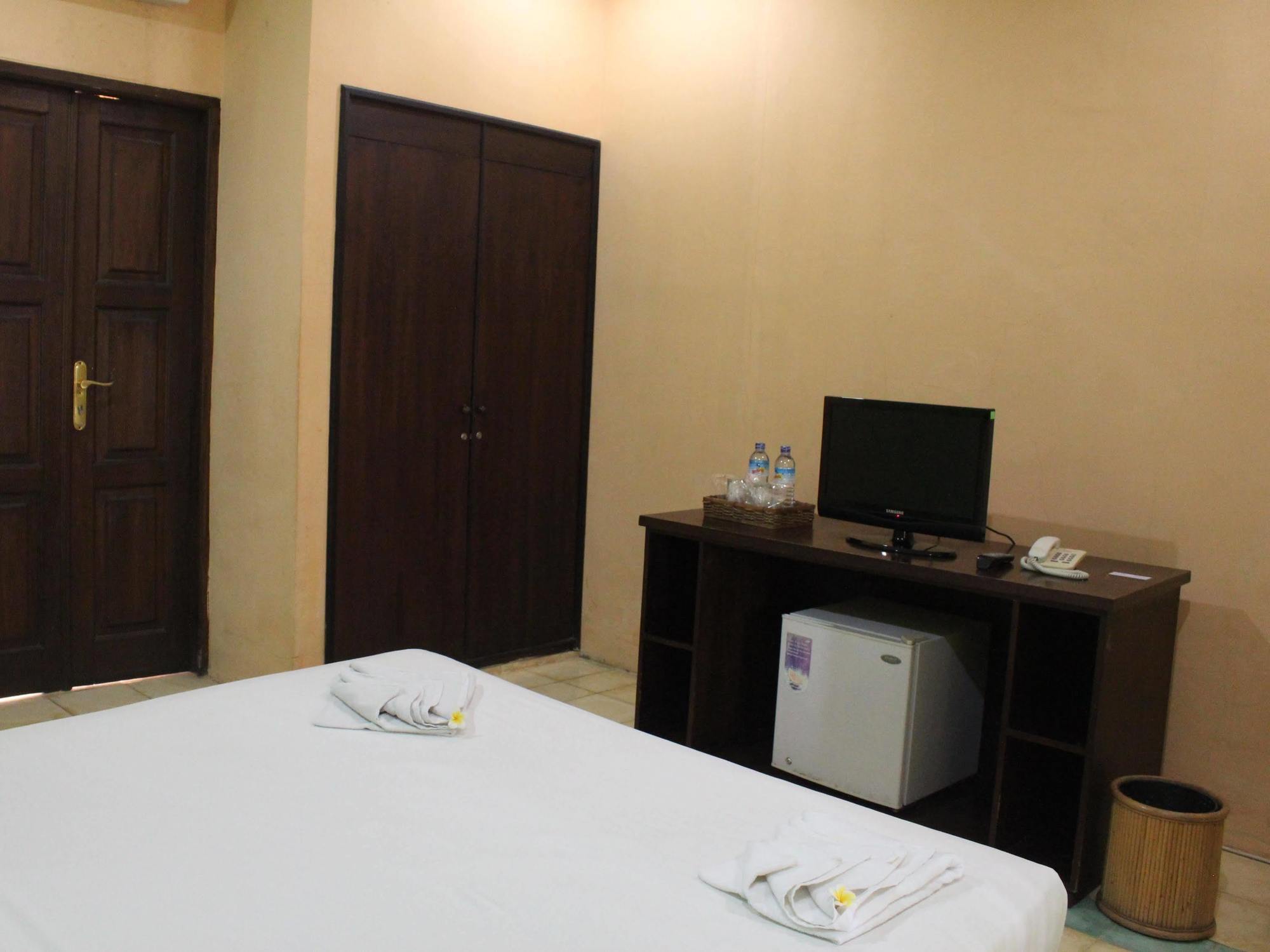 Tastura Beach Hotel Kuta  エクステリア 写真