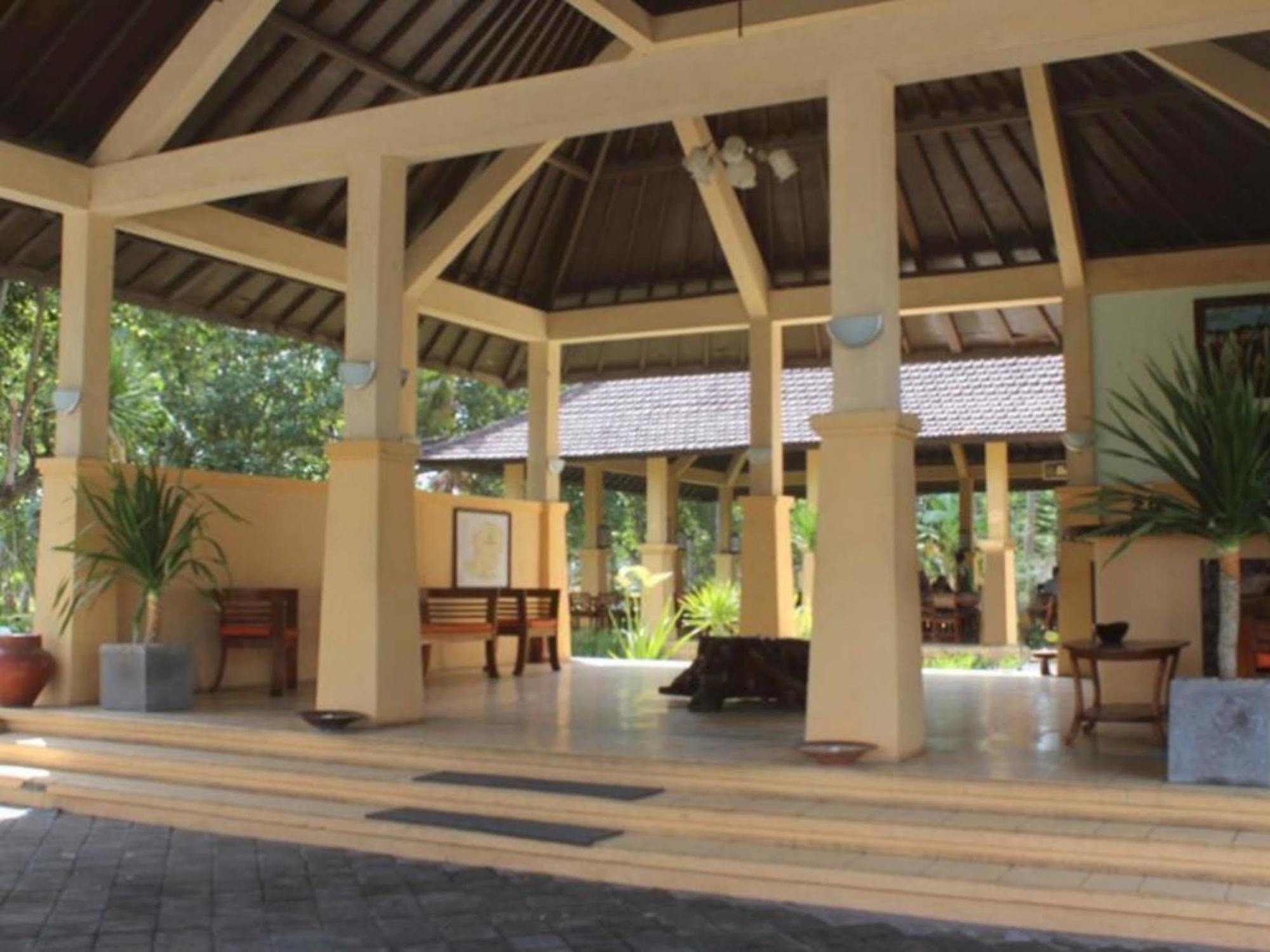 Tastura Beach Hotel Kuta  エクステリア 写真