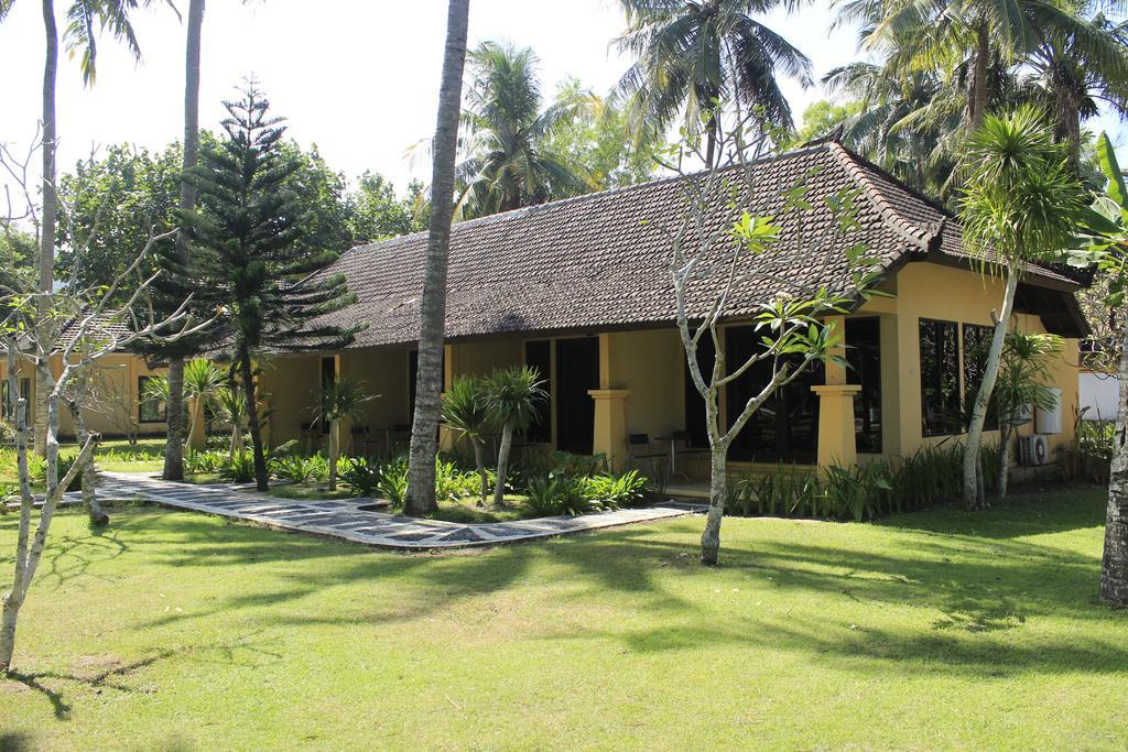 Tastura Beach Hotel Kuta  エクステリア 写真