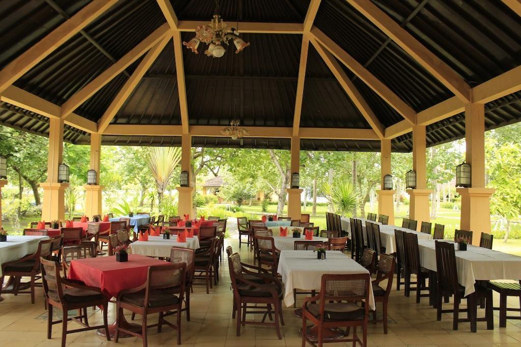Tastura Beach Hotel Kuta  エクステリア 写真